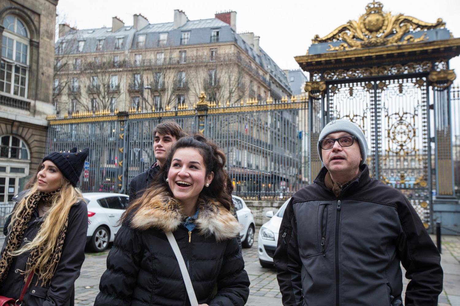 <a href='http://d8n.ngskmc-eis.net/'>全球十大赌钱排行app</a>学院法语教授Pascal Rollet带领学生们到巴黎游学.